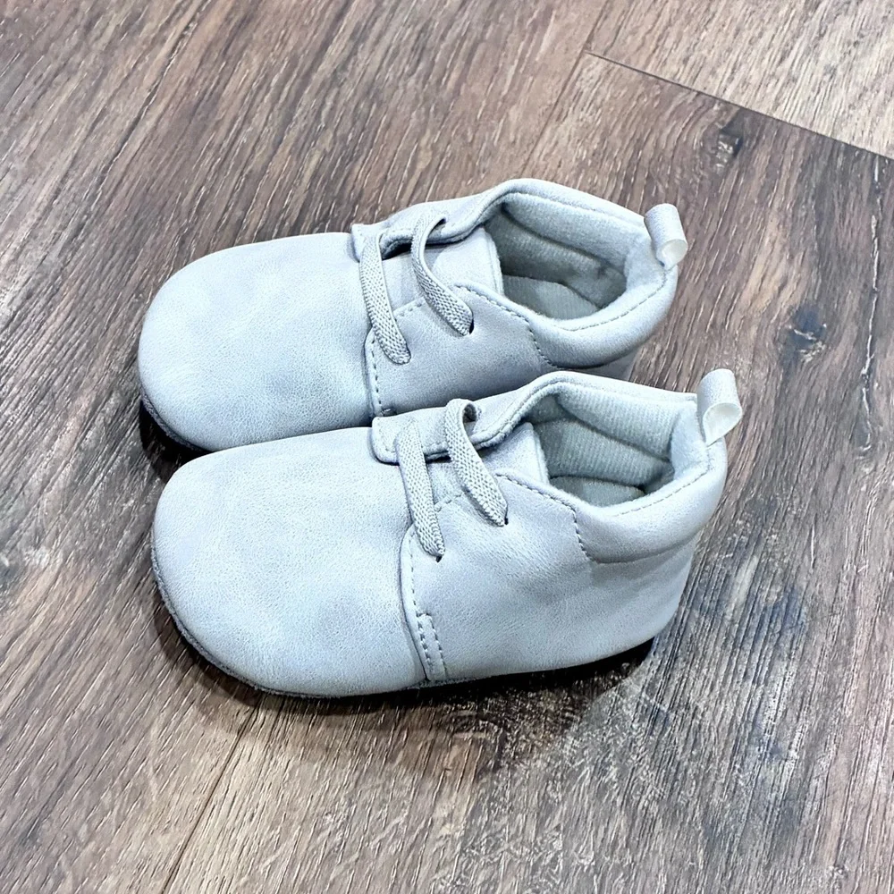 Carter's Light Gray Baby Walker Shoes Soft Sole 3-6m